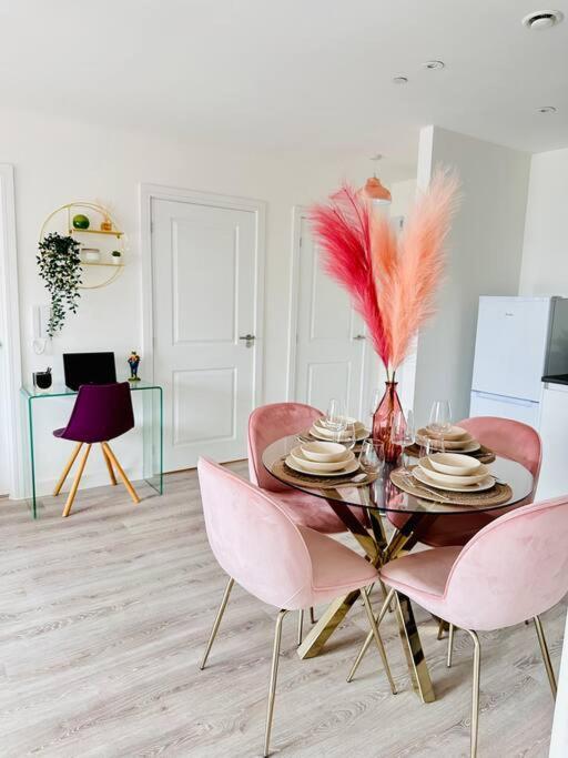 Central Derby Urban 2 Bedroom Flat - An Oasis Of Elegance! Free Parking And Wifi Suitable For Families And Professionals Exterior photo